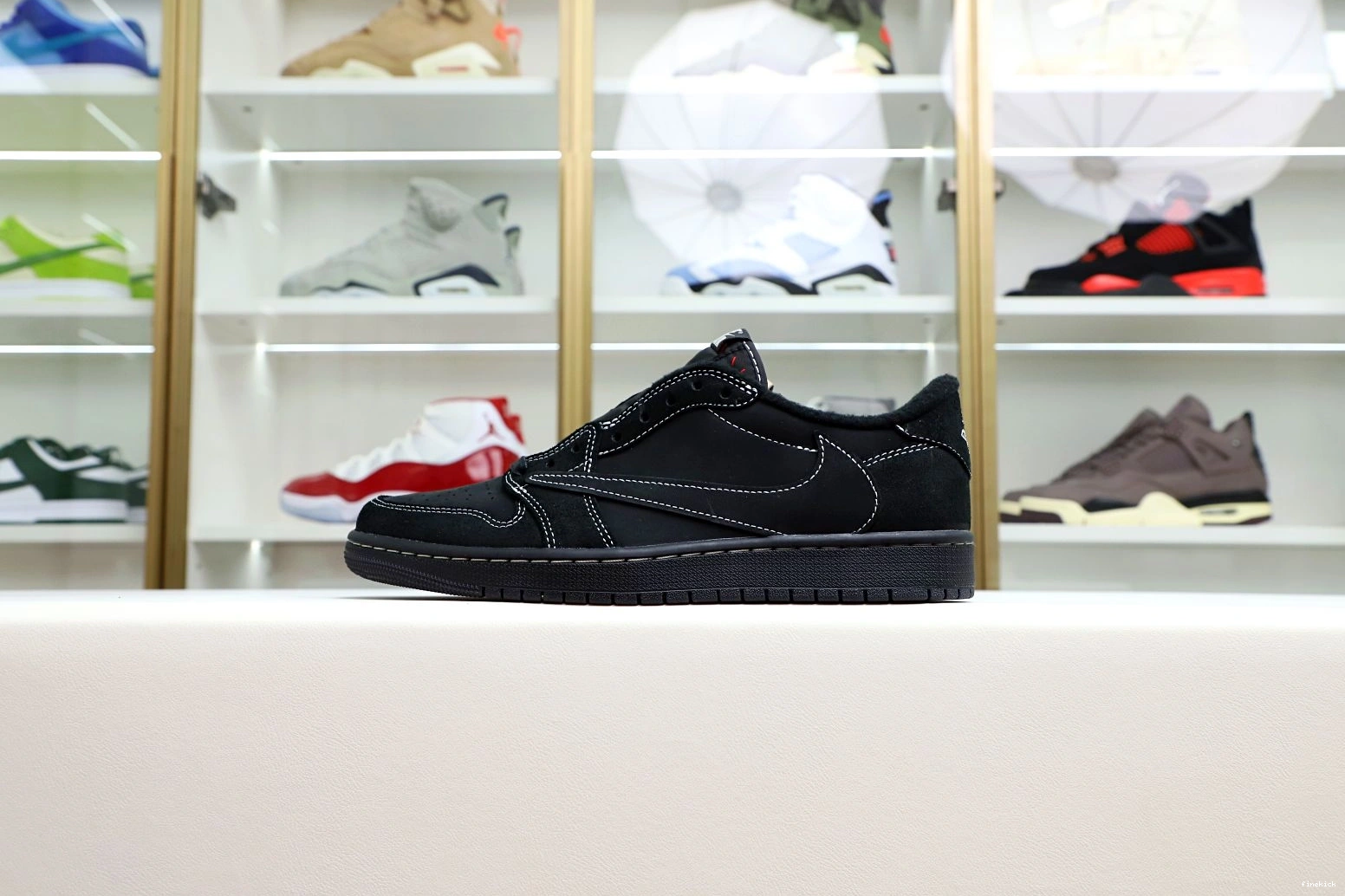 SCOTT 1 LOW TRAVIS OG PHANTOM” X “BLACK JORDAN NIKE AIR 0820